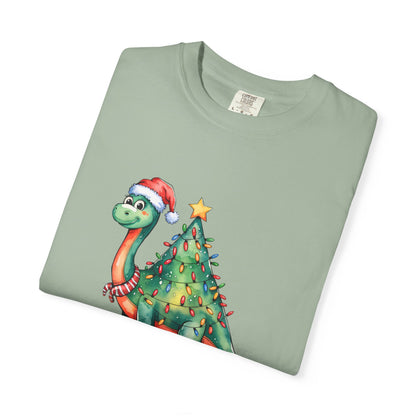 🦖 T-shirt unisexe teint en pièce « Happy Christmasaurus » - TC404