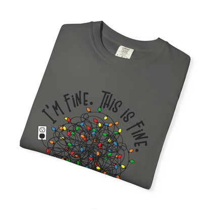 🎄 T-shirt unisexe teint en pièce « Je vais bien » (Lumières de Noël) - TC115