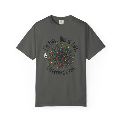 🎄 T-shirt unisexe teint en pièce « Je vais bien » (Lumières de Noël) - TC115